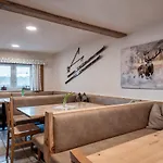 Alpenhostel 